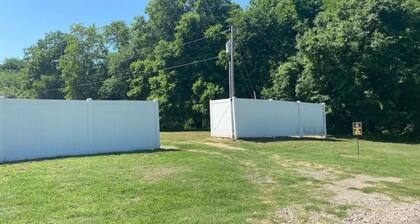 Huckleberry & Hucklebella Cabin