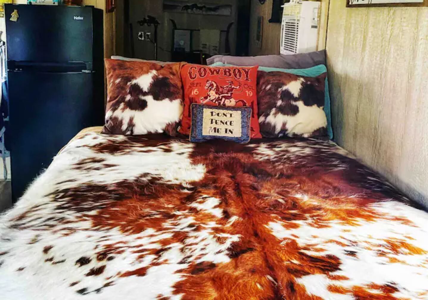 Huckleberry & Hucklebella Cabin