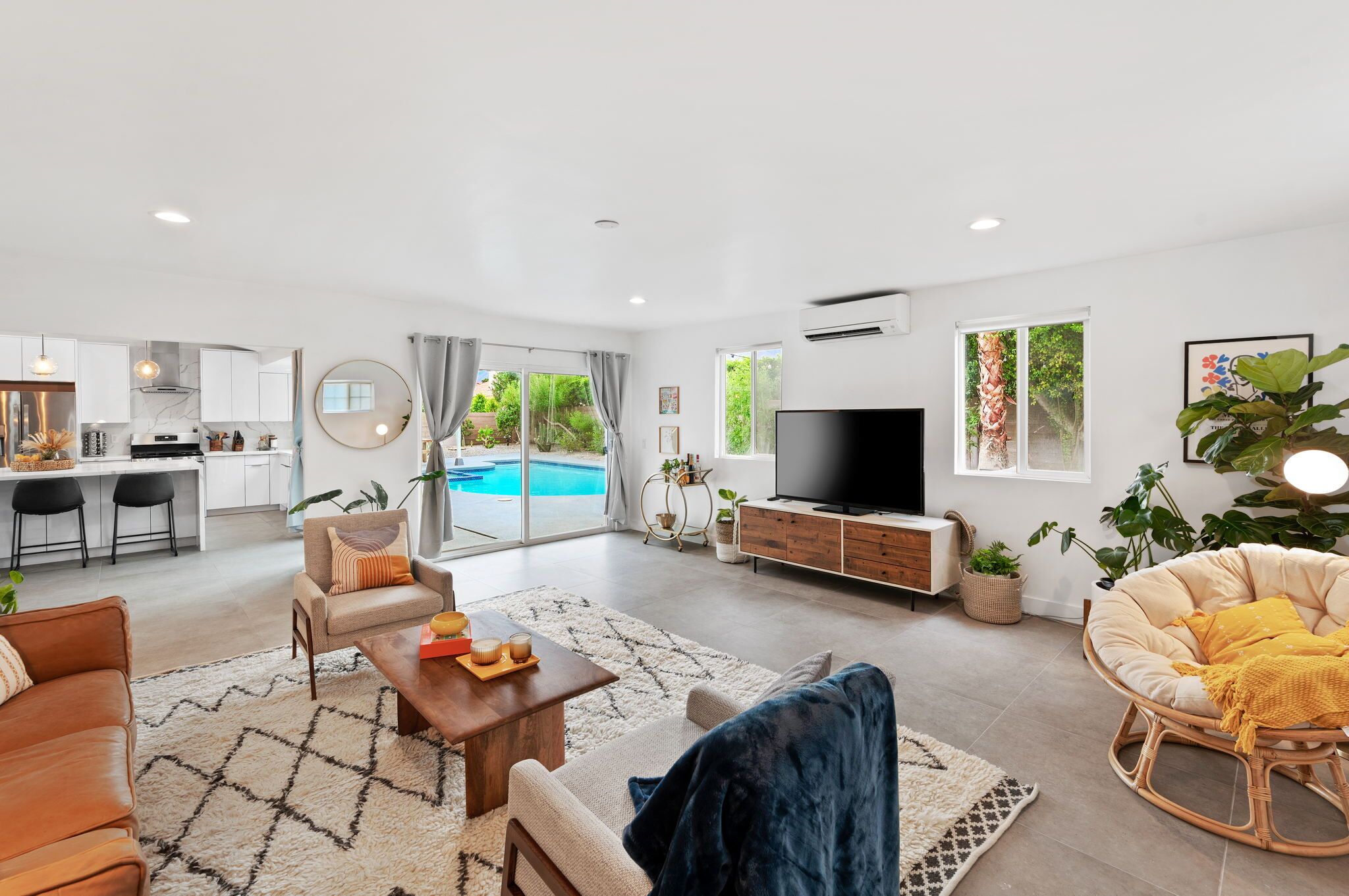 Luxury Meets Cozy | Spa, Mountain Views & Fire Pit