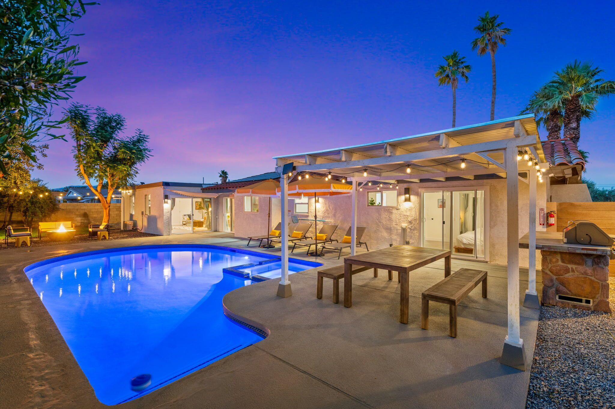 Luxury Meets Cozy | Spa, Mountain Views & Fire Pit