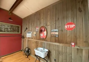 Interior - Ms Lizzie's Vintage Garage (Shawnee)