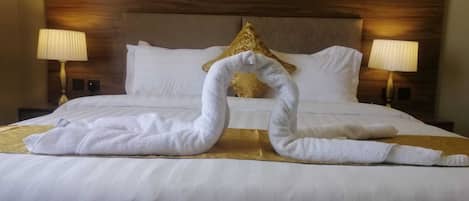 Junior Suite | 3 bedrooms, premium bedding, Tempur-Pedic beds, minibar