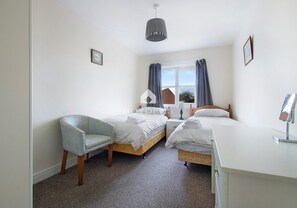 2 bedrooms, iron/ironing board, free WiFi, bed sheets