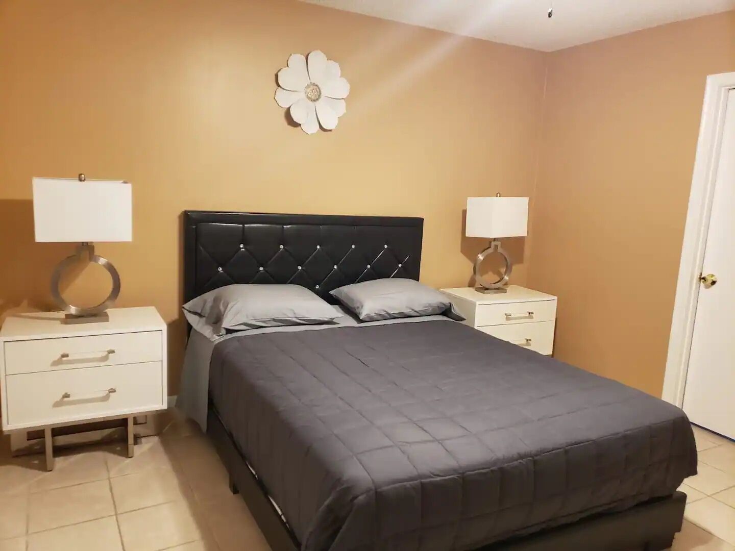 LakeView 3/2 Single Family Home up to 6 people