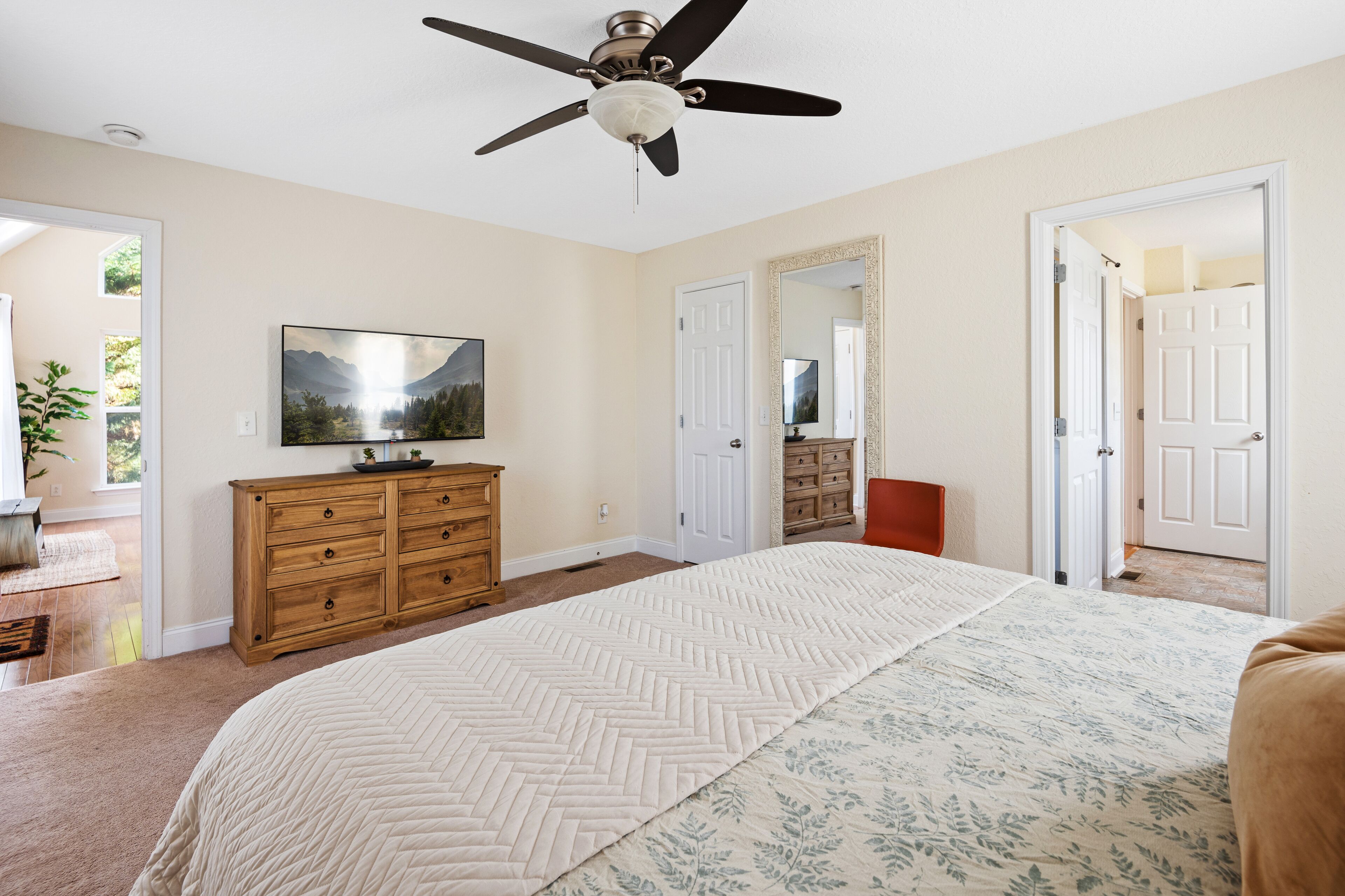 Smoky Mountain Retreat w/Hot Tub/Fireplace/View