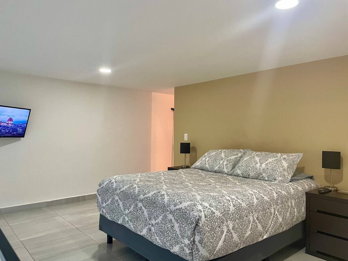 Franks 4 People Loft wifi-Pool-Restaurant-parking