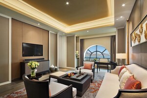 Superior Suite, Balcony, Ocean View | Minibar, in-room safe, desk, laptop workspace