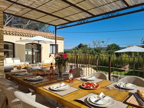 Outdoor dining - Sublime Mas Provençal au Coeur du Luberon (Puget)