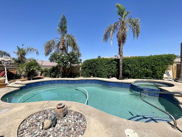 屋外プール、温水プール