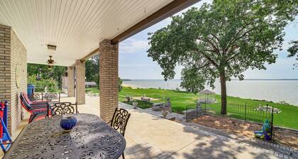 Lakefront Eufaula Escape w/ Dock + Private Beach!