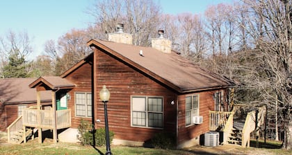 Minutes to Giant City - SIU - Shawnee Winetrail - Shawnee Forest - Wi-Fi