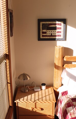 1 habitación, tabla de planchar con plancha, wifi gratis y ropa de cama 