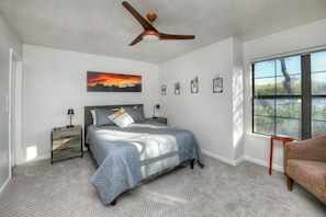 2 habitaciones, tabla de planchar con plancha y ropa de cama