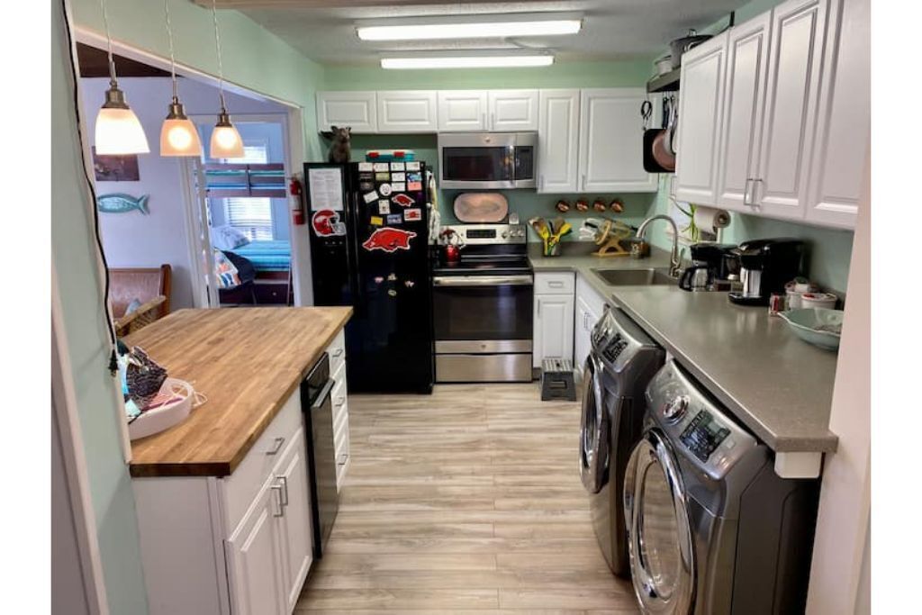 Cozy, Quirky & Fun Cabin sleeps 8 - Fairfield Bay