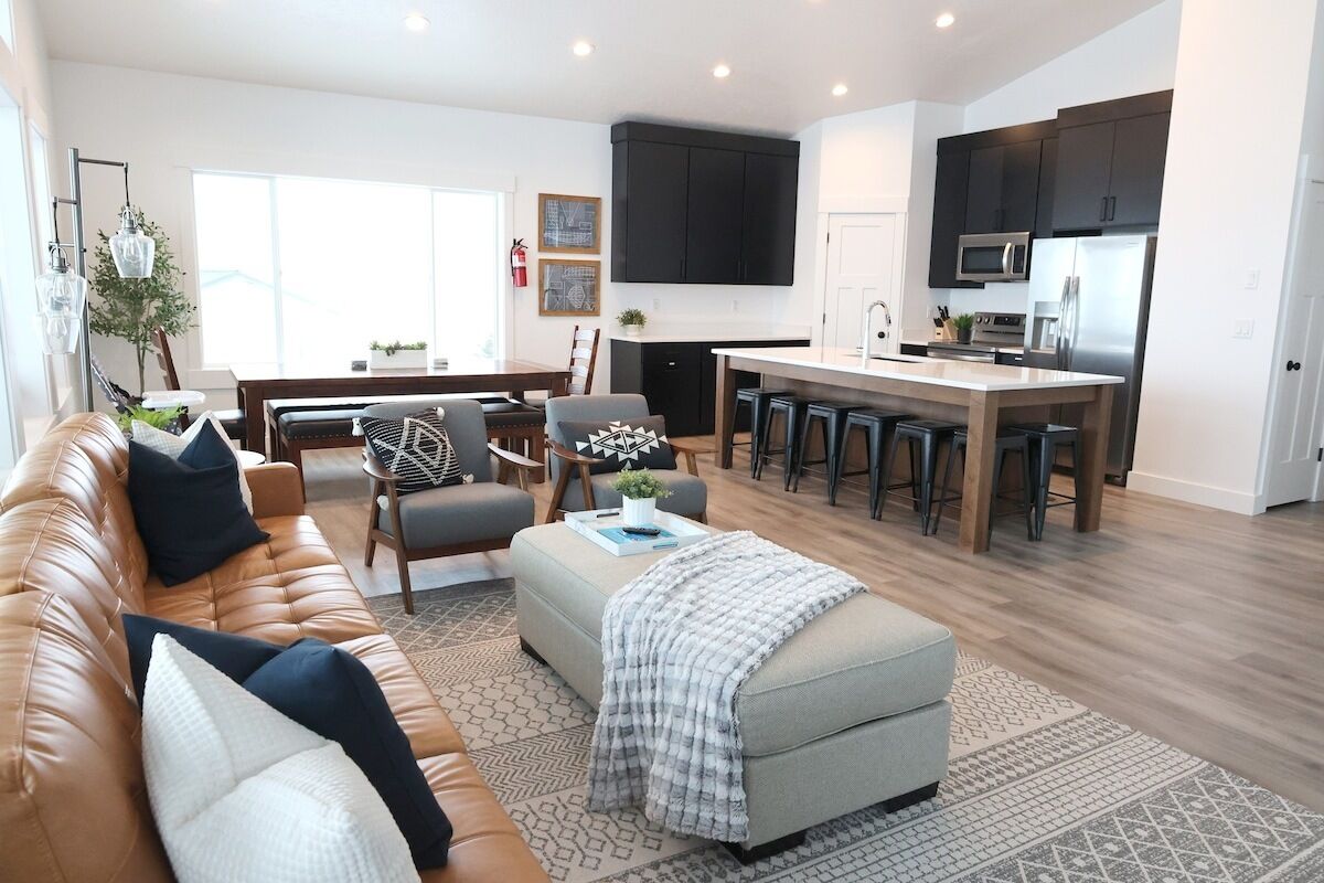 Lakeview at Bear Lake · New! Spacious home w/lakeview, movie room, hot tub