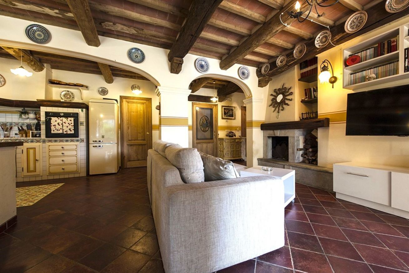 Télévision, cheminée