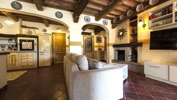 Télévision, cheminée