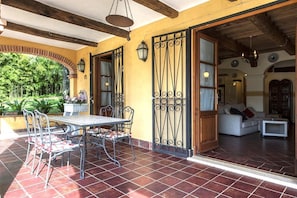 Outdoor dining - Villa Micol by MMega (Camaiore)