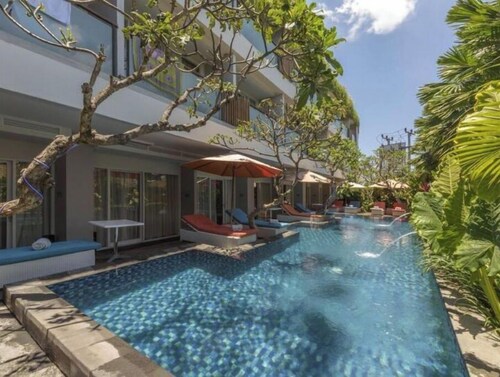 Deluxe Double-bedroom With Balcony