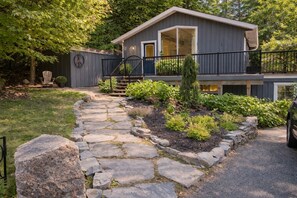 Exterior -  Ski | Hidden Valley Rustic Cottage (Huntsville)