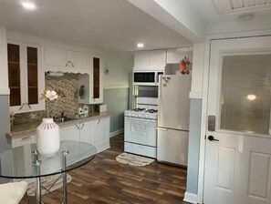 Fridge, microwave, oven, coffee/tea maker