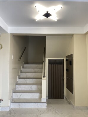 Staircase - Hotel Sada (Guayaquil)