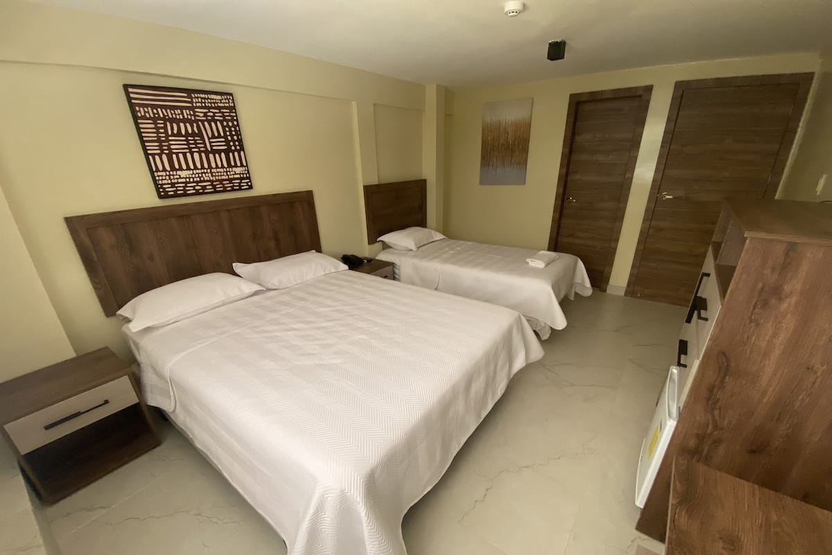 Family Triple Room | Bar mini, Wi-fi percuma, cadar katil
