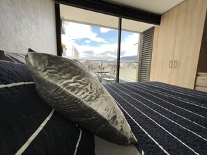 1 habitación, escritorio, tabla de planchar con plancha y wifi gratis 