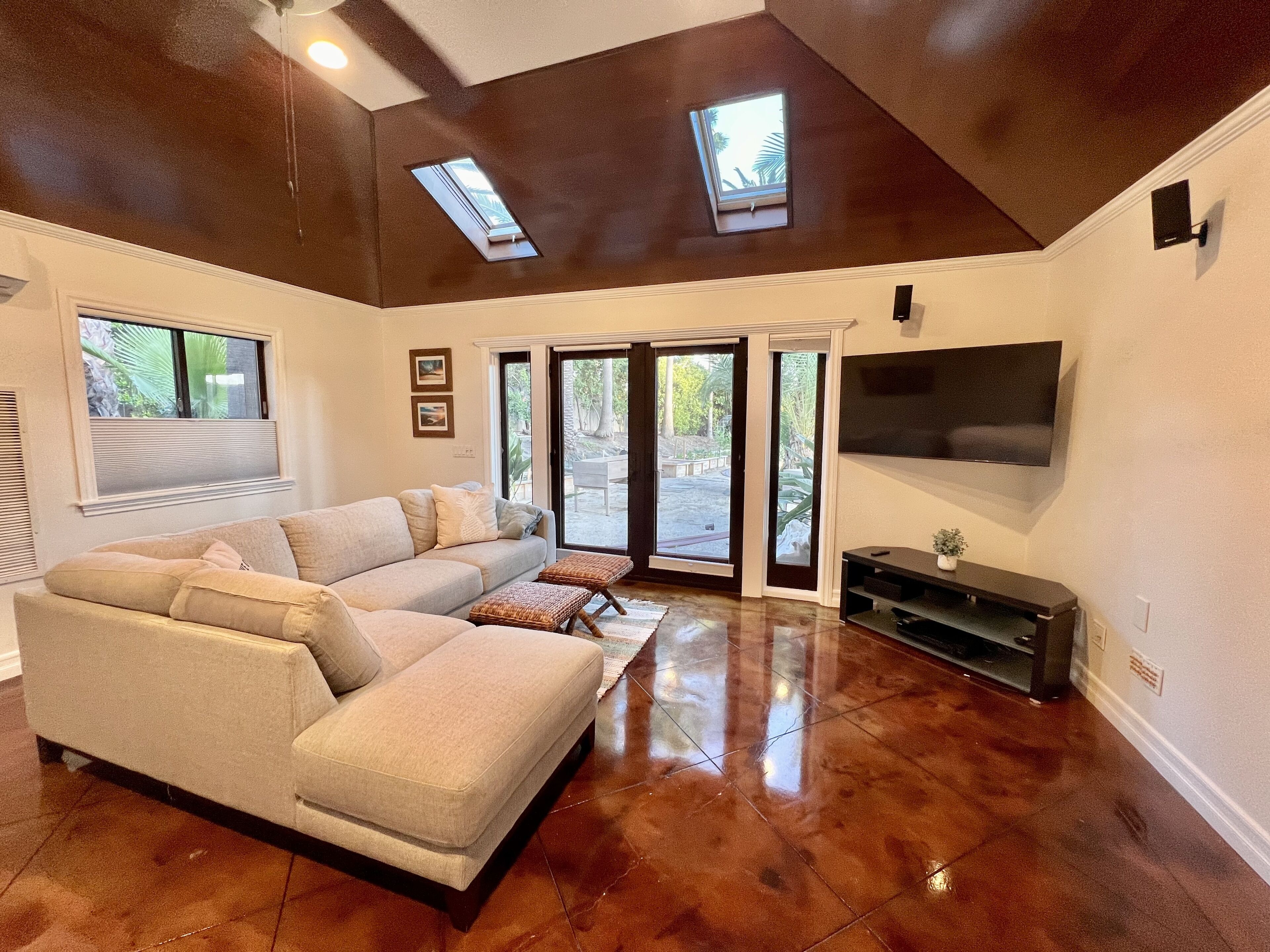 Cozy bungalow in historic San Juan capistrano.