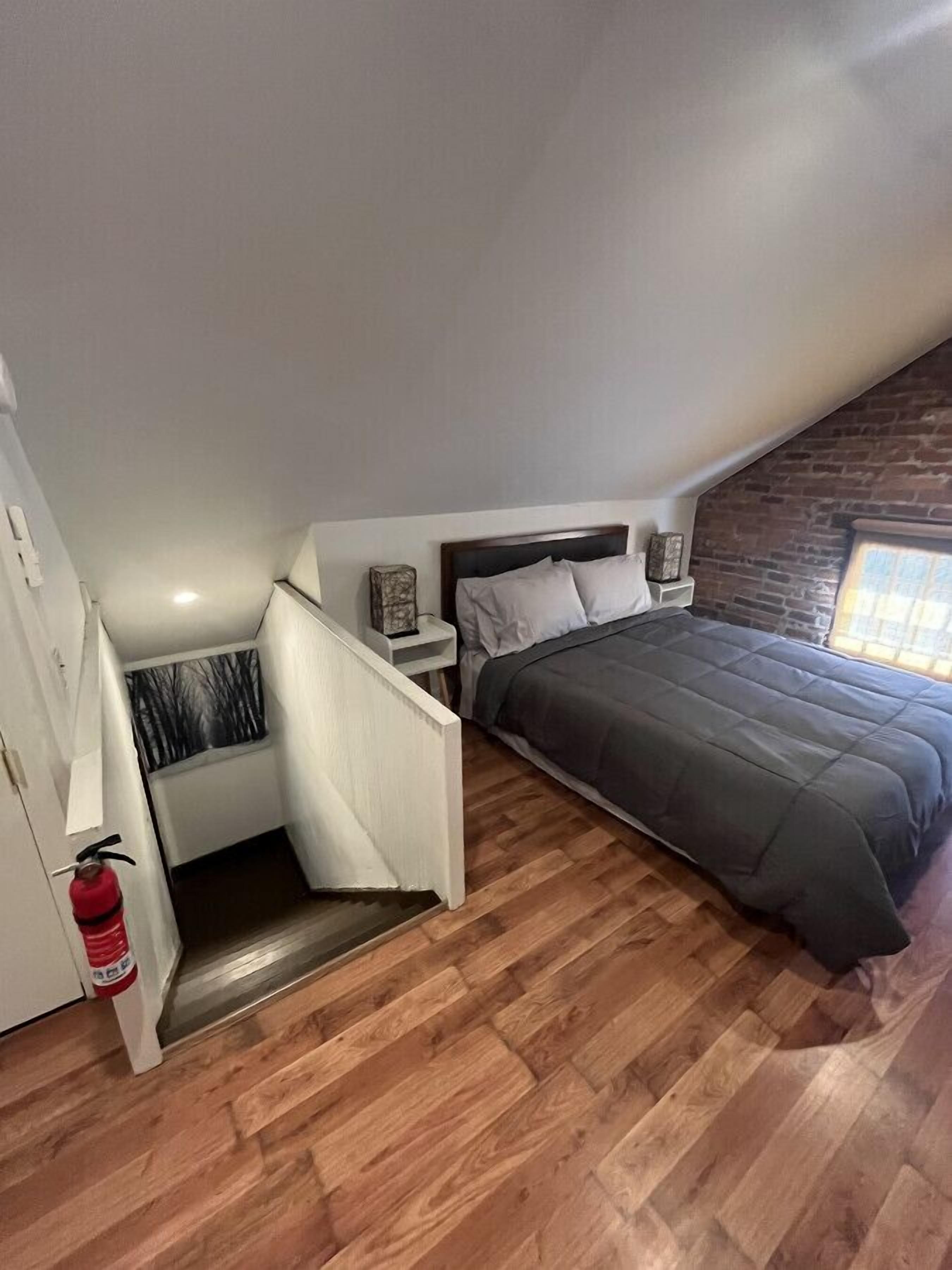 Mid-Century Modern Apartment!