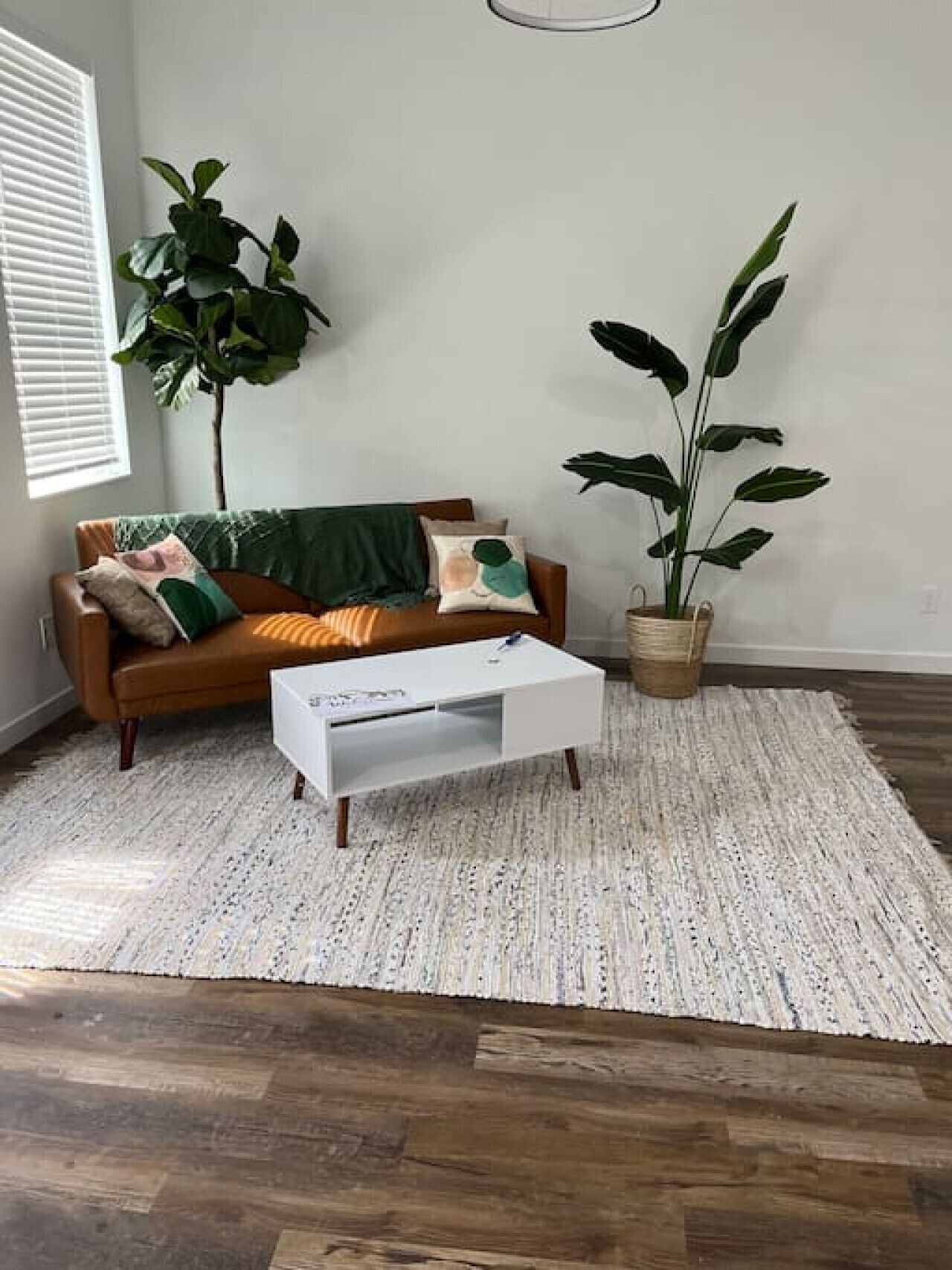 Luxury 2BR within walking distance to Nightlife!!