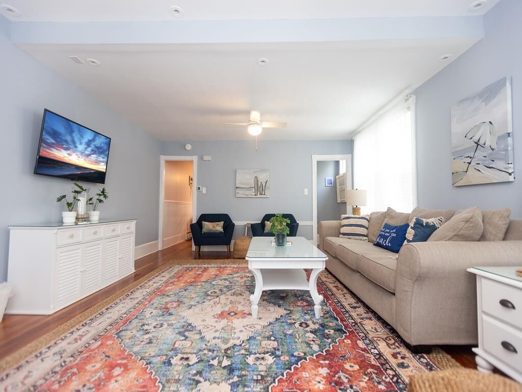 Close to town - Charming 4 bedroom home.