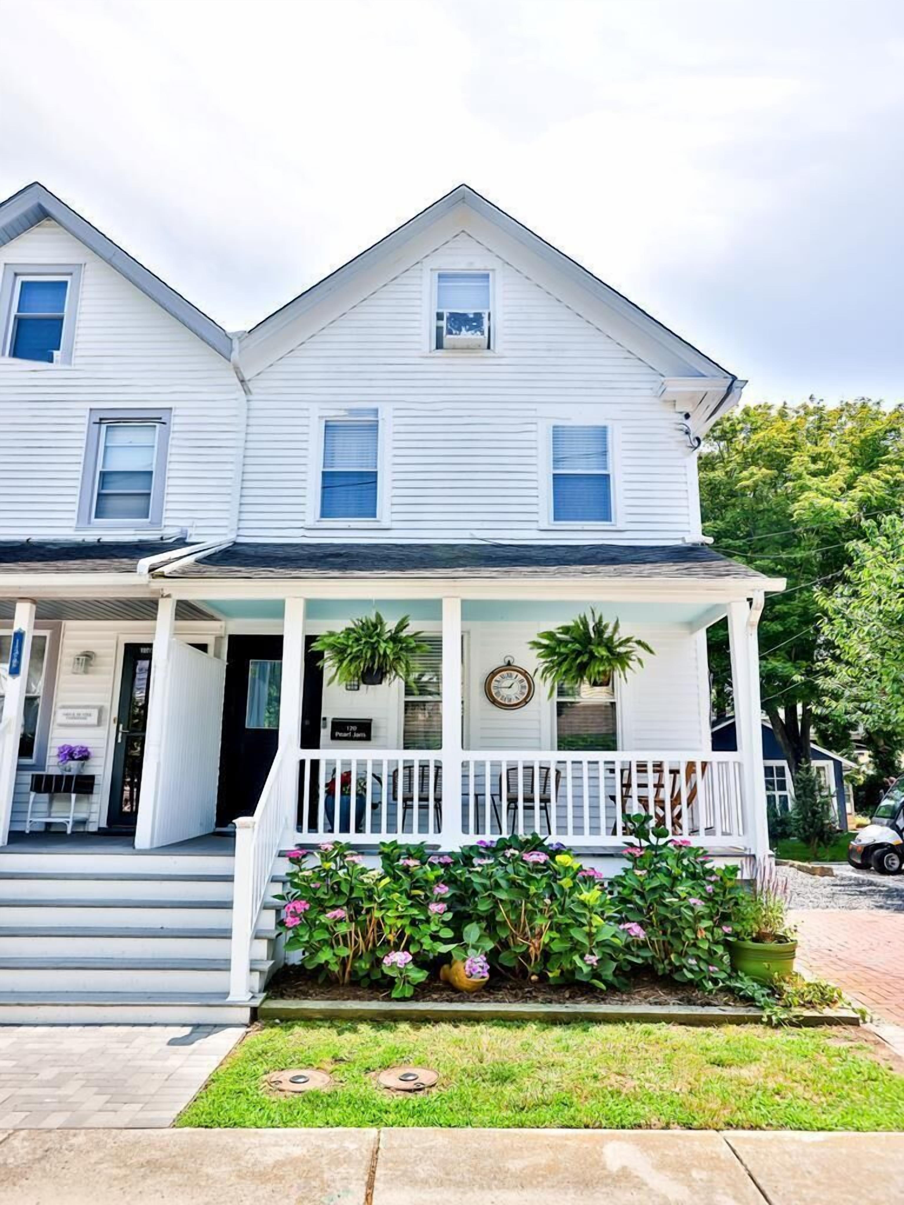 Close to town - Charming 4 bedroom home.