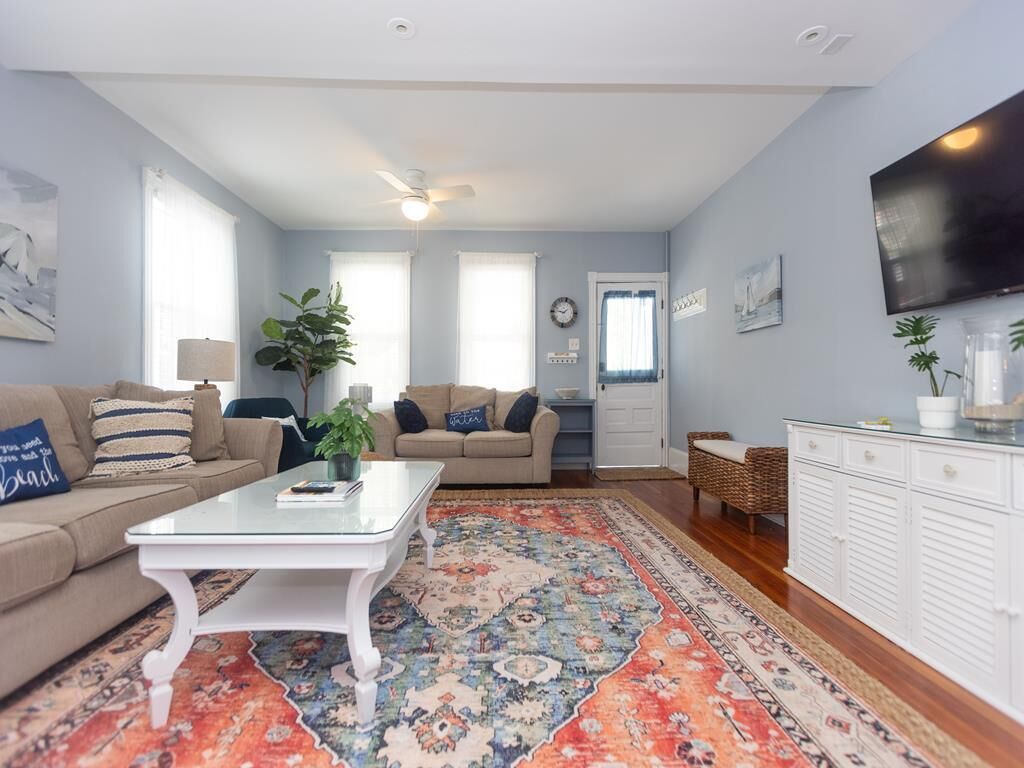 Close to town - Charming 4 bedroom home.