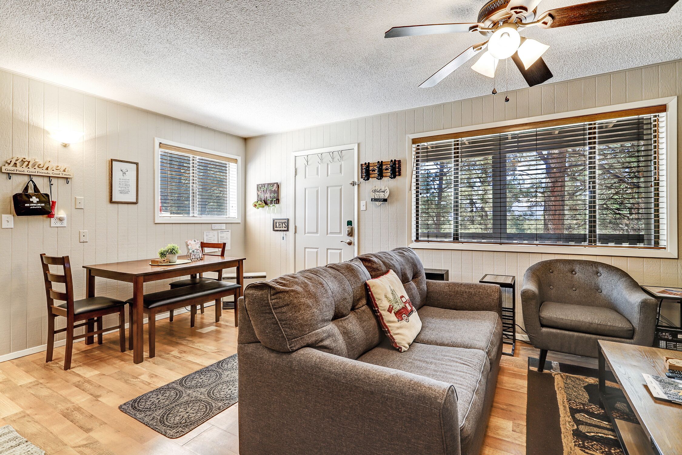 Close to Lifts | WiFi | Pets | Pinetree 215