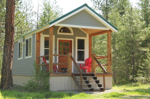Cozy Cabin in the Big Woods of North Idaho