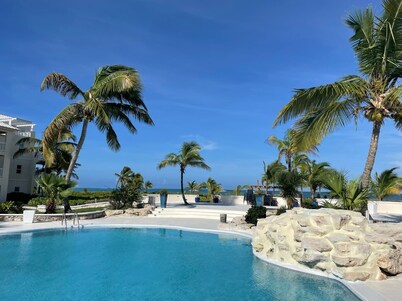 Caicos Dreams -gated entrance - onsite security- ground floor, King bed