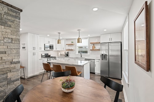 Mont G | 30 + Day Rental | Walk Downtown