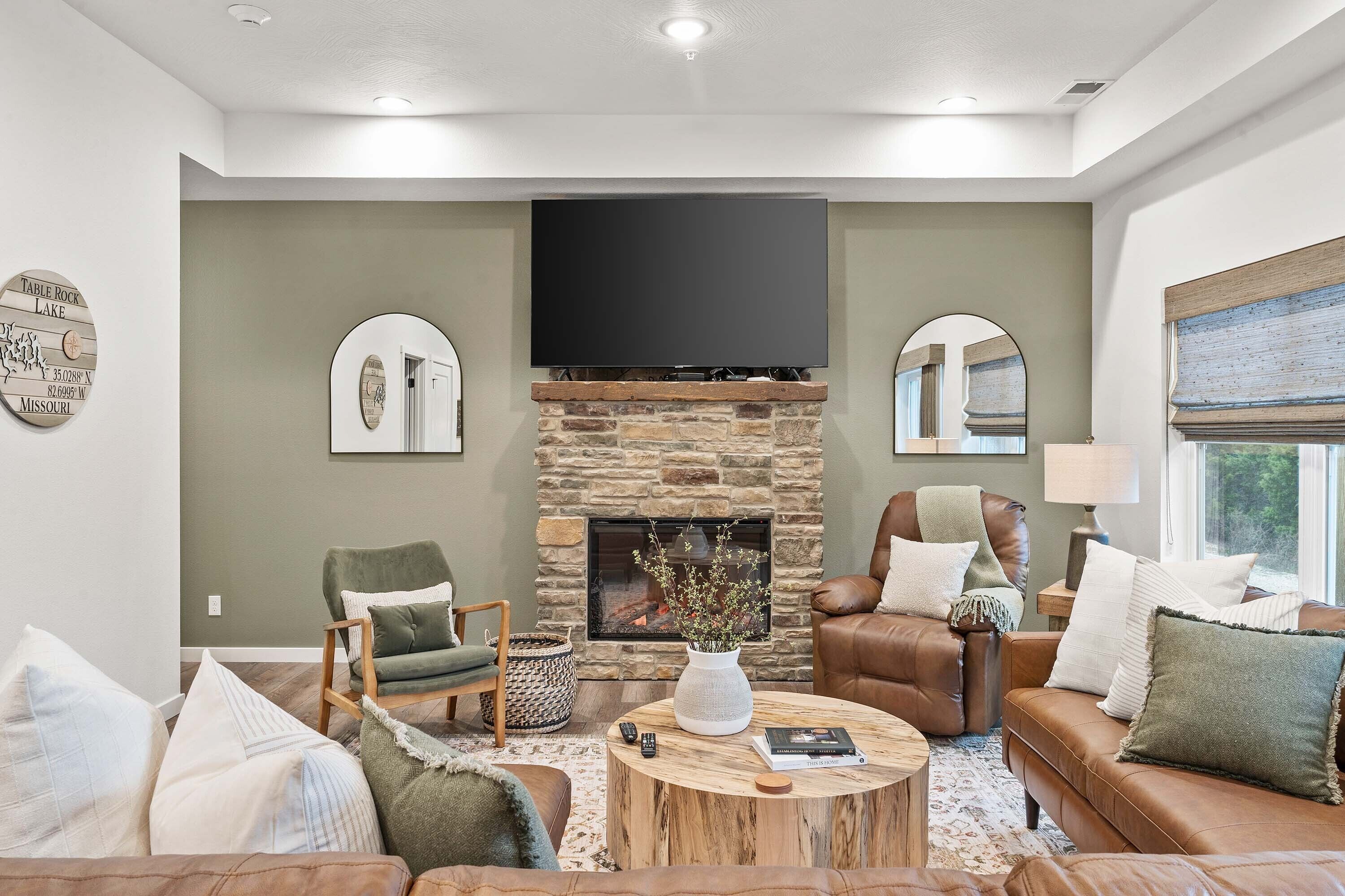 Panoramic Lake View from Rooftop Outdoor Kitchen and Lounging Area with Private Hot Tub!