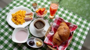 Free daily cooked-to-order breakfast - Hotel Boutique La Ronda by Chat Noir (Cuenca)