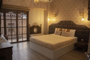 Comfort Double Room | Individually decorated, laptop workspace, blackout drapes, soundproofing