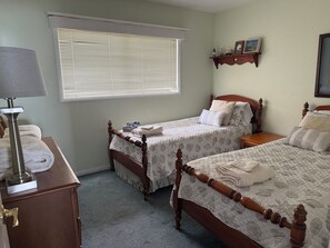 3 bedrooms, iron/ironing board, Internet, bed sheets
