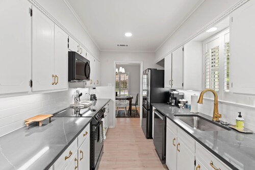 Family Friendly, Updated, Charming Home in North Denton