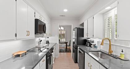 Family Friendly, Updated, Charming Home in North Denton