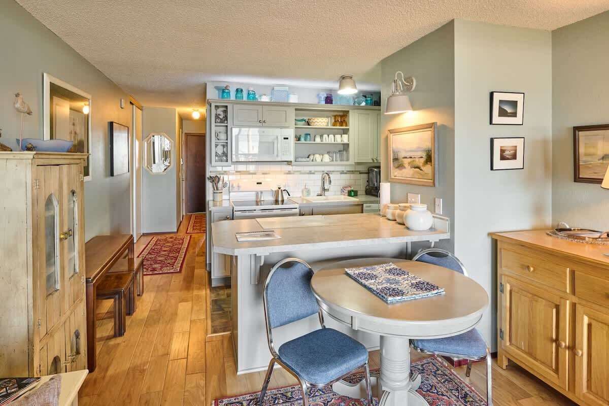 冰箱、微波炉、烤箱、炉灶