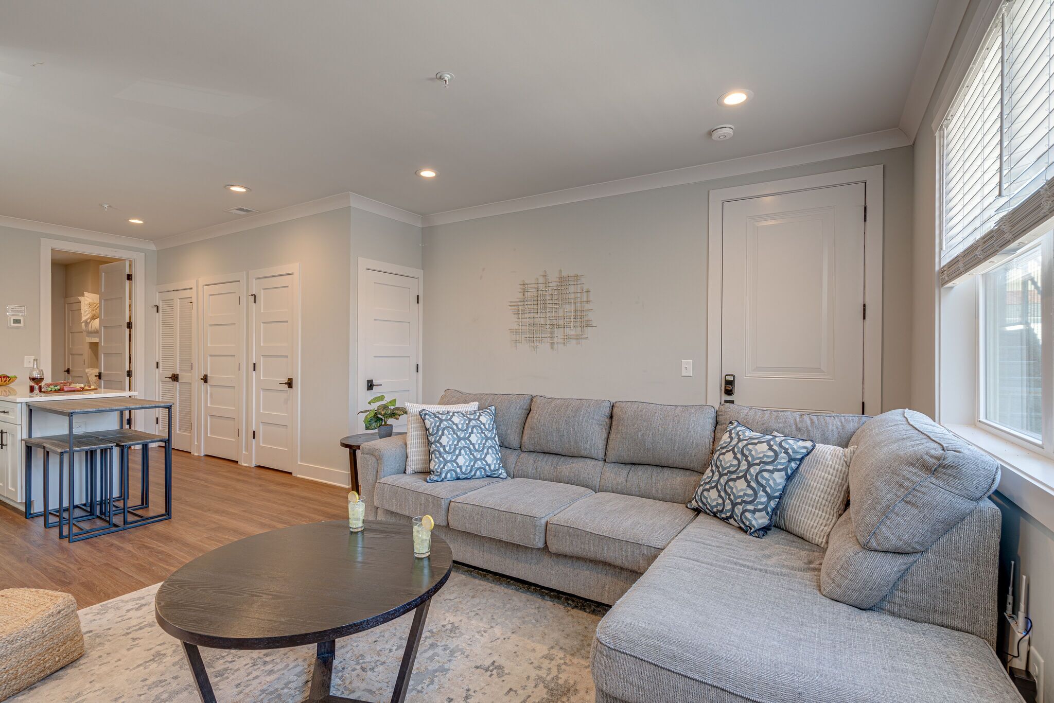 MERRY MELROSE - ROOFTOP PATIO - 5 MINS TO BROADWAY