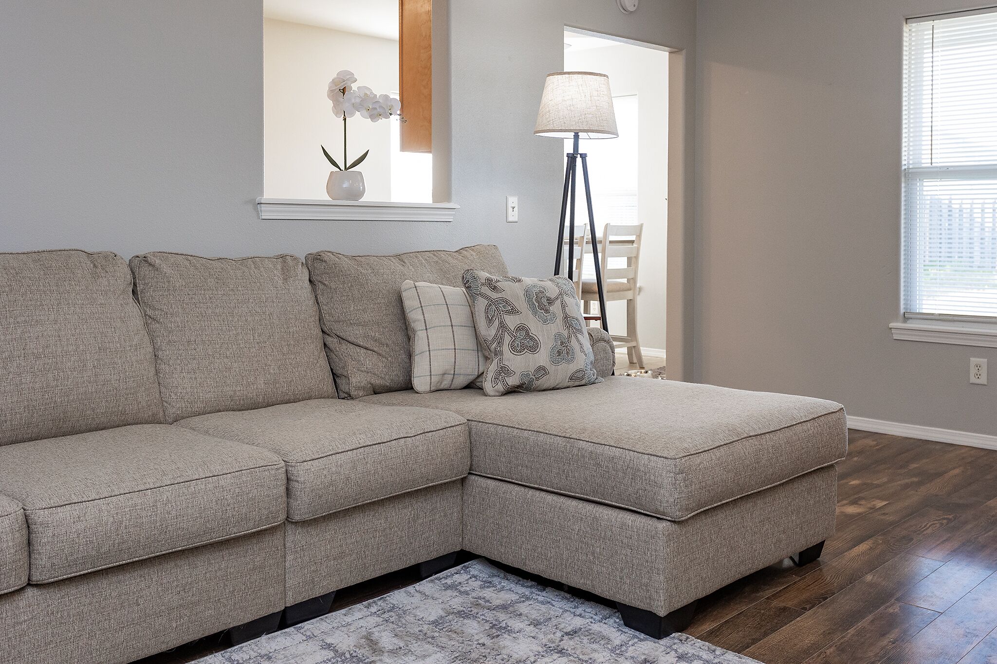 1 King 2 Queens 1 Gigantic Couch