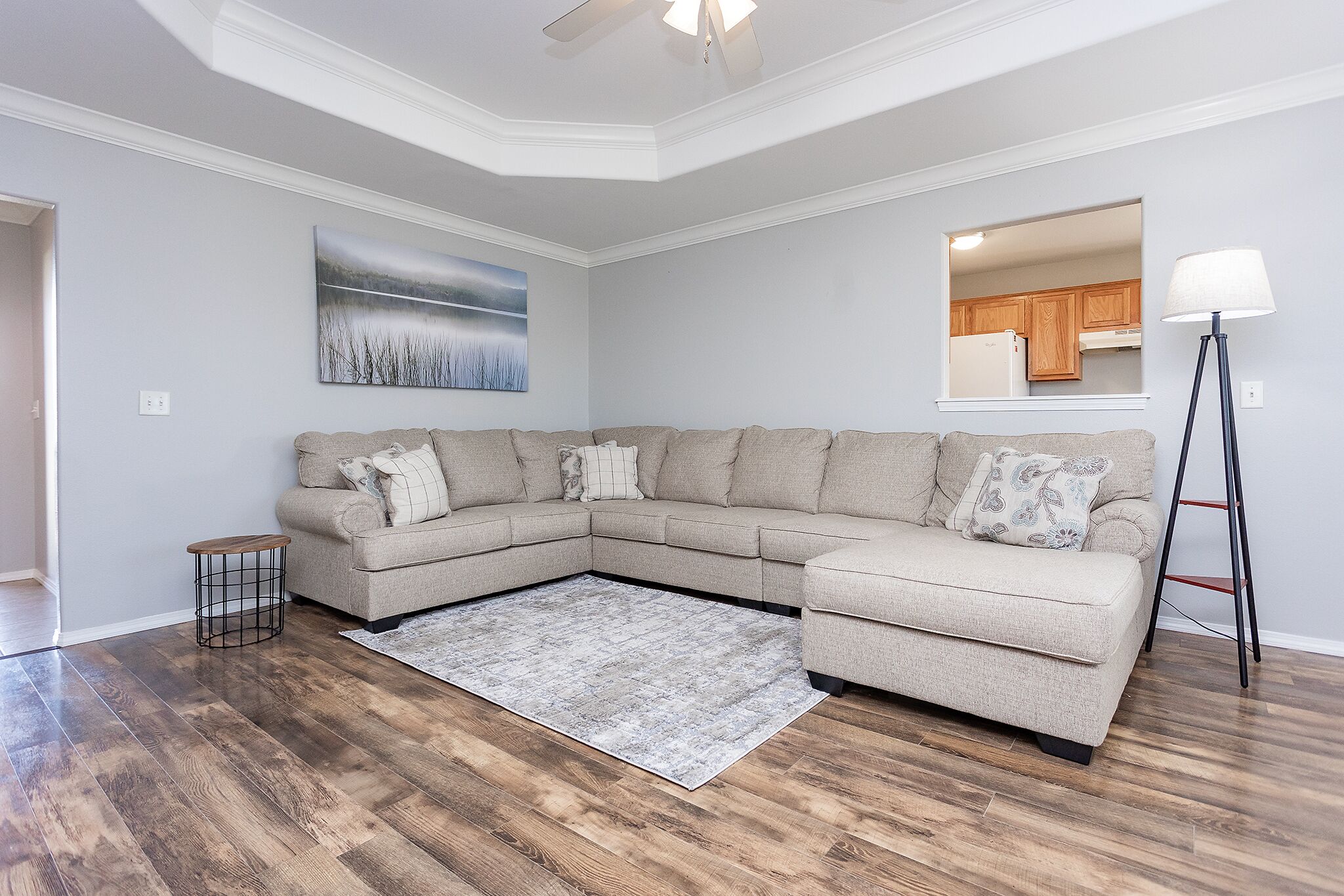 1 King 2 Queens 1 Gigantic Couch