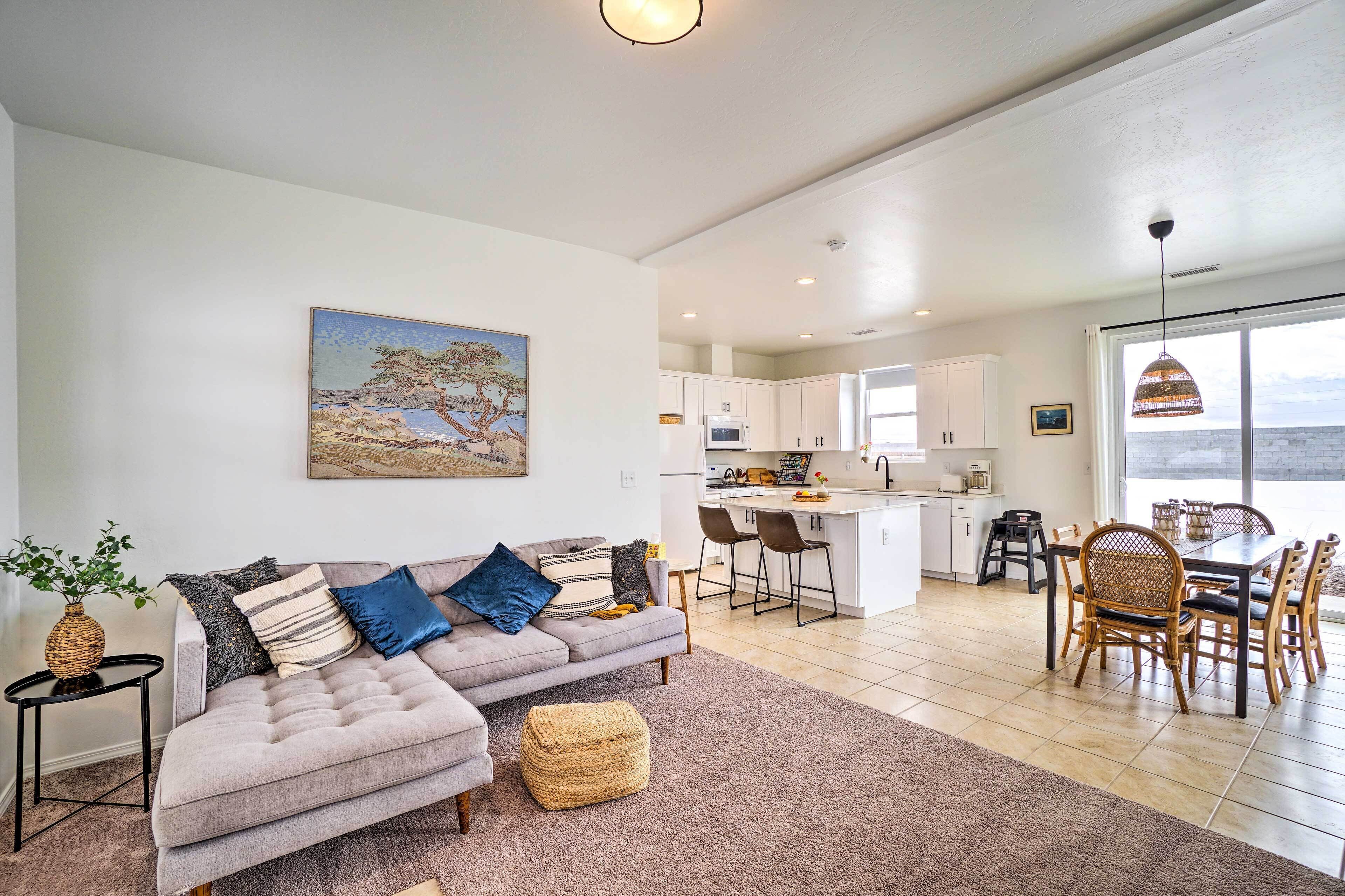 Family-Friendly Home ~ 12 Mi to Downtown Flagstaff