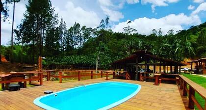 Site with trails overlooking Greater Vitoria, (pets accepted)